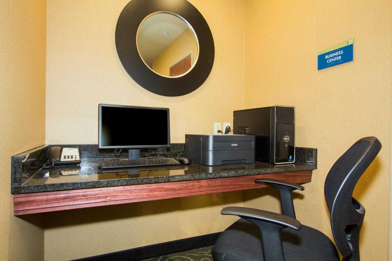 Cobblestone Inn & Suites - Corry