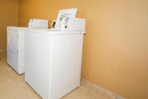 Cobblestone Inn & Suites - Corry image 2