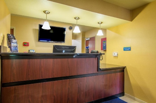 Cobblestone Inn & Suites - Corry image 20