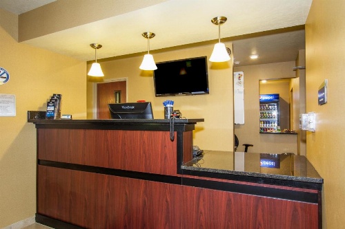 Cobblestone Inn & Suites - Corry image 21