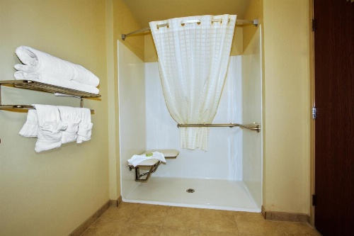 Cobblestone Inn & Suites - Corry image 23