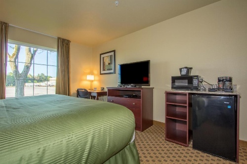 Cobblestone Inn & Suites - Corry image 25