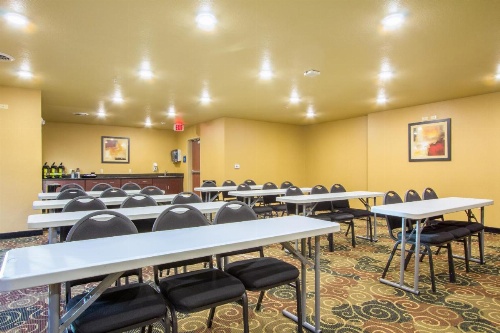 Cobblestone Inn & Suites - Corry image 7